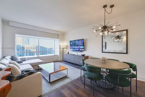 1435 Brickell Ave #3510, Miami, FL 33131