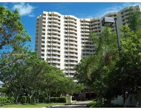 3300 NE 192nd St #914, Aventura, FL 33180