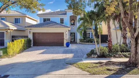 9008 SW 211th Ln, Cutler Bay, FL 33189