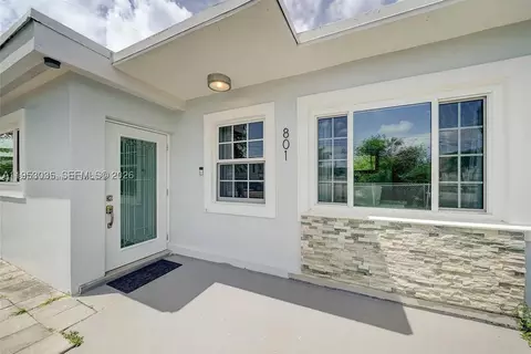 801 E 16th Pl, Hialeah, FL 33010 photo 4