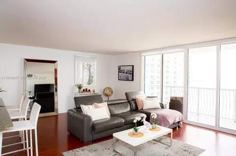 1200 Brickell Bay Dr #1901, Miami, FL 33131