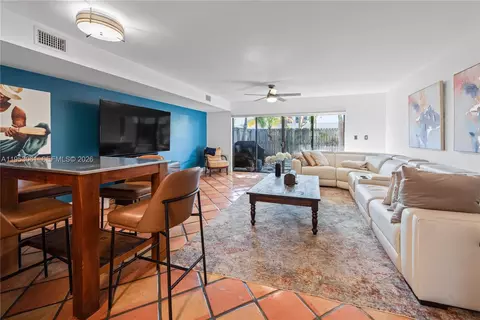 7890 SW 86th St #10, Miami, FL 33143