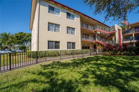 251 SW 134th Way #302M, Pembroke Pines, FL 33027