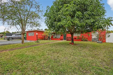 6861 SW 1st Ct, Pembroke Pines, FL 33023