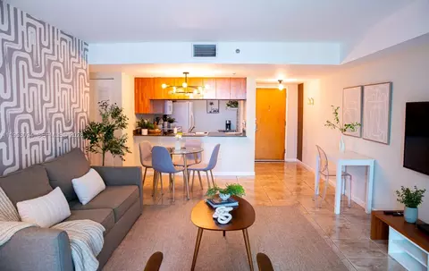 1200 Brickell Bay Dr #3215, Miami, FL 33131