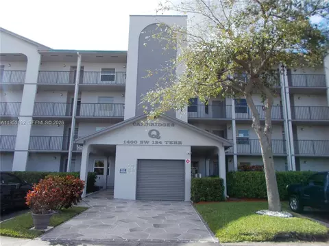 1400 SW 124th Ter #111Q, Pembroke Pines, FL 33027