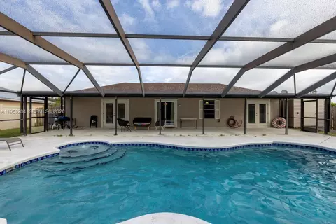 672 SW Stillman Ave, Port Saint Lucie, FL 34953