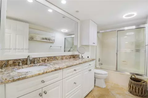 Bath - 16600 S Traders Xing S #253, Jupiter, FL 33477 photo 1 of 4