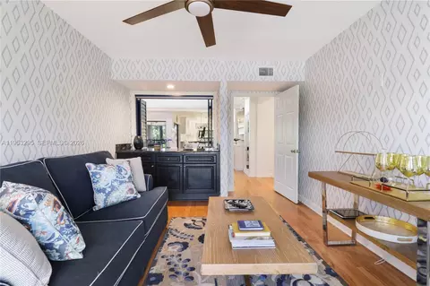 Living - 16600 S Traders Xing S #253, Jupiter, FL 33477 photo 2 of 4