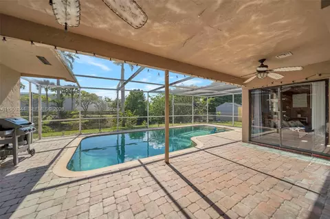 9220 SW 56th St, Cooper City, FL 33328