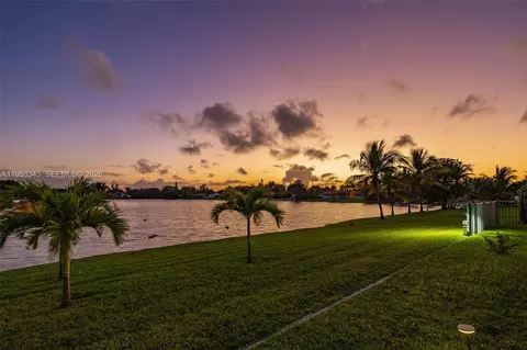 View/Area - 6830 Winged Foot Dr, Hialeah, FL 33015 photo 2 of 9