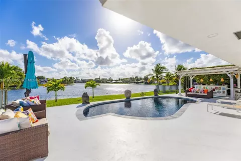 Exterior - 6830 Winged Foot Dr, Hialeah, FL 33015 photo 3 of 7