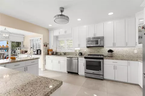 Kitchen - 6830 Winged Foot Dr, Hialeah, FL 33015 photo 1 of 4