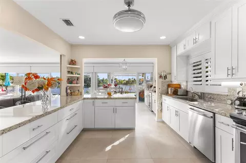 Kitchen - 6830 Winged Foot Dr, Hialeah, FL 33015 photo 2 of 4