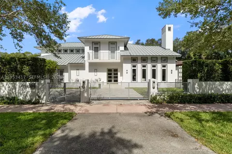 6900 Barquera St, Coral Gables, FL 33146