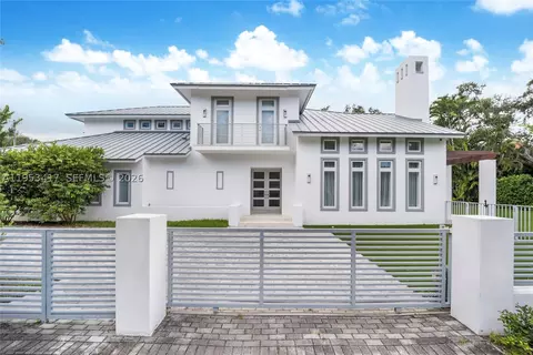 6900 Barquera St, Coral Gables, FL 33146