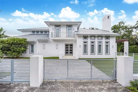 6900 Barquera St, Coral Gables, FL 33146