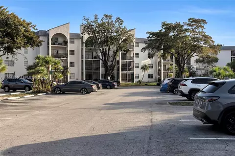 3300 Spanish Moss Ter #106, Lauderhill, FL 33319