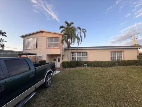 1600 W 32nd St, Riviera Beach, FL 33404