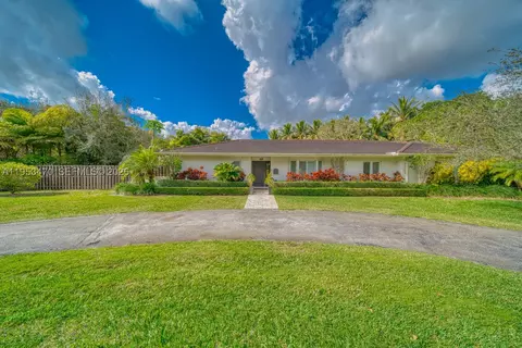 9750 SW 96 Ct, Miami, FL 33176