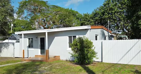 2455 NW 161st St, Miami Gardens, FL 33054