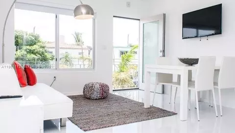 801 15th St #208, Miami Beach, FL 33139