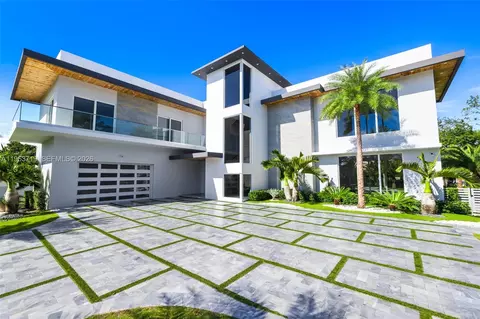 7301 SW 173rd St, Palmetto Bay, FL 33157