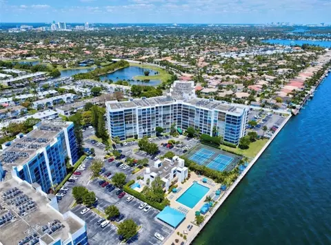 1000 Parkview Dr #528, Hallandale Beach, FL 33009
