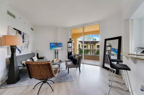 3001 NE 185th St #612, Aventura, FL 33180