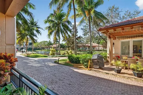 16135 Emerald Estates Dr #162, Weston, FL 33331