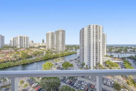 3731 N Country Club Dr #1421, Aventura, FL 33180