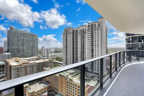 45 SW 9th St #1806, Miami, FL 33130