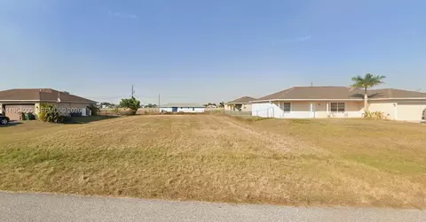 317 NE 20th Ter, Cape Coral, FL 33909