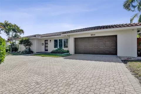 2724 NE 10th St, Pompano Beach, FL 33062