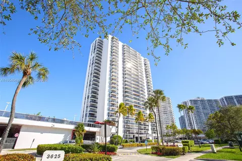 3675 N Country Club Dr #1102, Aventura, FL 33180