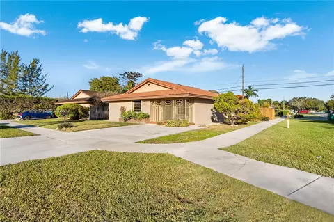 3895 SW 68th Ave, Miami, FL 33155