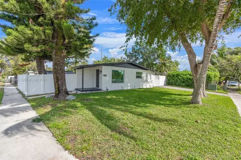 5771 SW 39th St, Davie, FL 33314