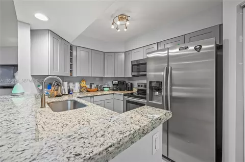 8058 NW 15th Mnr #8058, Plantation, FL 33322