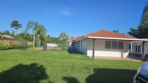 Exterior - 16400 SW 173rd Ave, Miami, FL 33187 photo 5 of 7