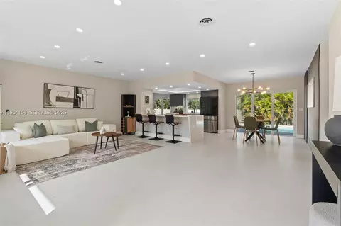 5341 SW 1st St, Plantation, FL 33317