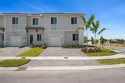 716 SE 14th Ct, Homestead, FL 33034