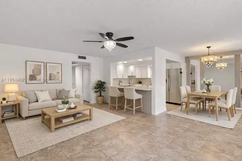 850 SW 133rd Ter #118B, Pembroke Pines, FL 33027