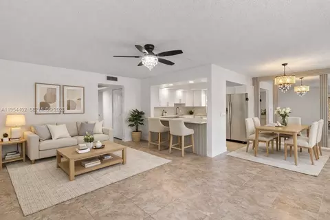 850 SW 133rd Ter #118B, Pembroke Pines, FL 33027