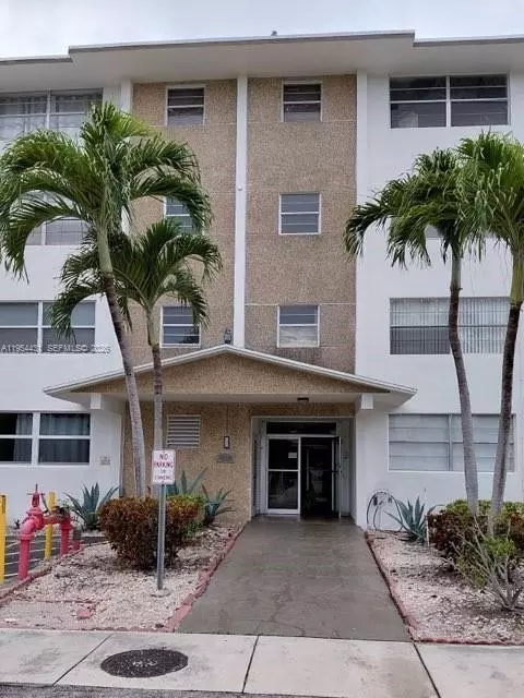 211 NE 8th Ave #108, Hallandale Beach, FL 33009