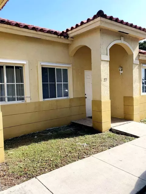 27 NE 13th Ave #4, Homestead, FL 33033