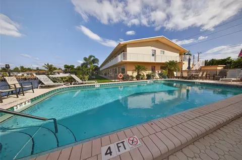 Exterior - 331 E Mcnab Rd #226, Pompano Beach, FL 33060 photo 5 of 7