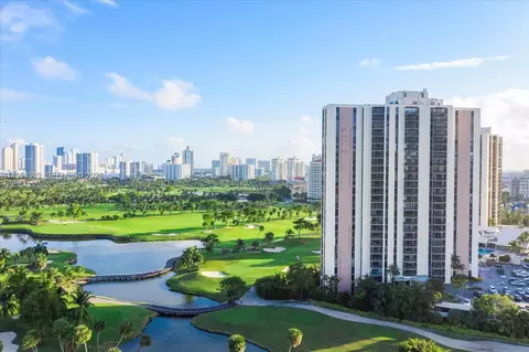 20379 W Country Club Dr #1433, Aventura, FL 33180