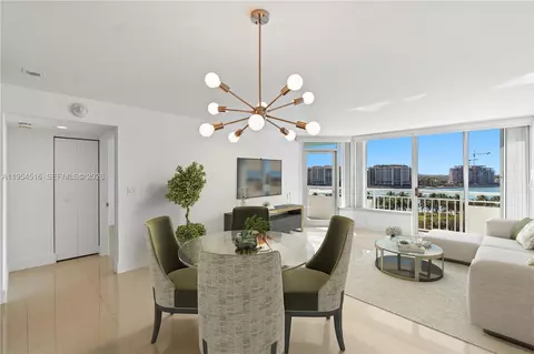 400 S Pointe Dr #807, Miami Beach, FL 33139