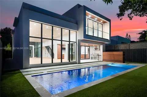 229 NW 42nd St, Miami, FL 33127
