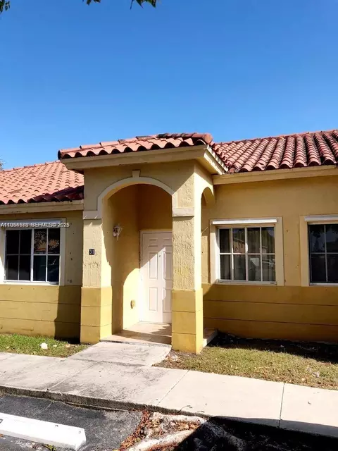 31 NE 13th Ave #5, Homestead, FL 33033